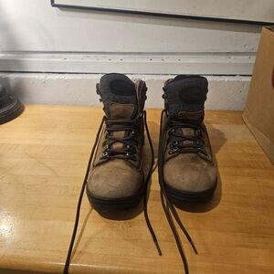 Vasque Gore-Tex Men’s Hiking Trail Boots Size 8 Brown 7160